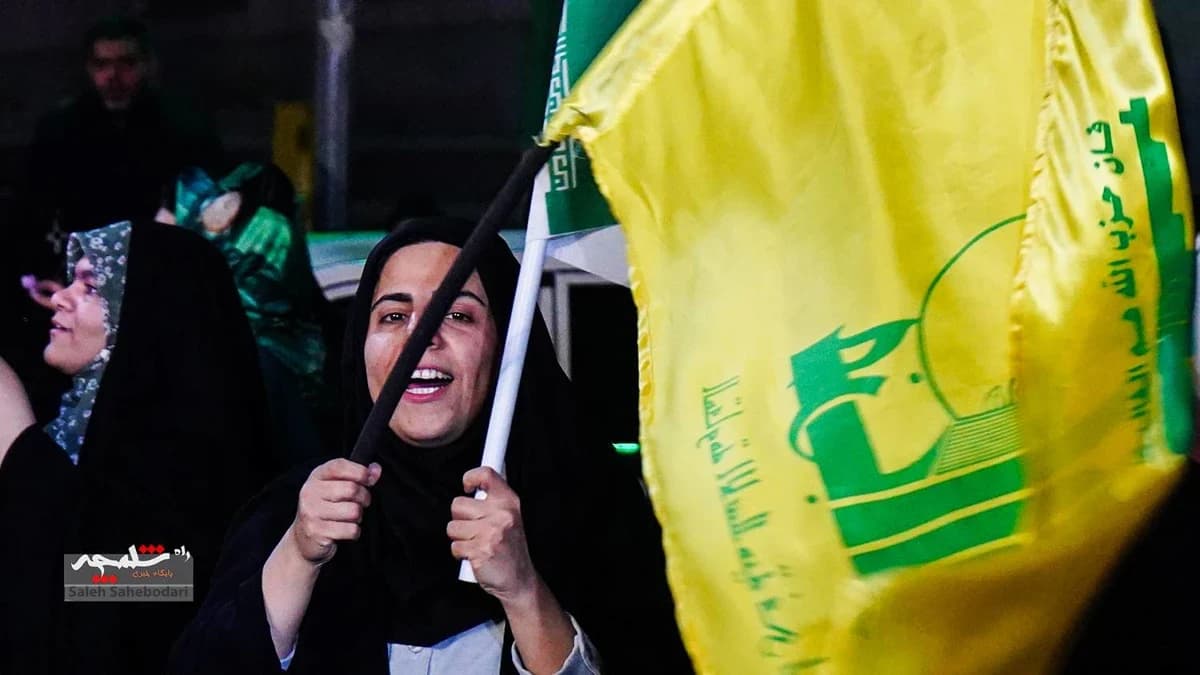 اجتماع شبانه مردم محله اتابک تهران +تصاویر — تصویر 8