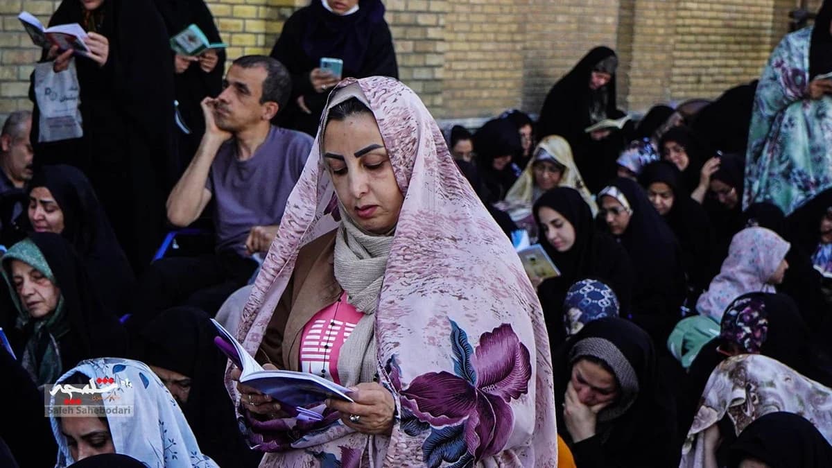 طنین دعای عرفه در حرم شاه عبدالعظیم حسنی(ع) +تصاویر — تصویر 29