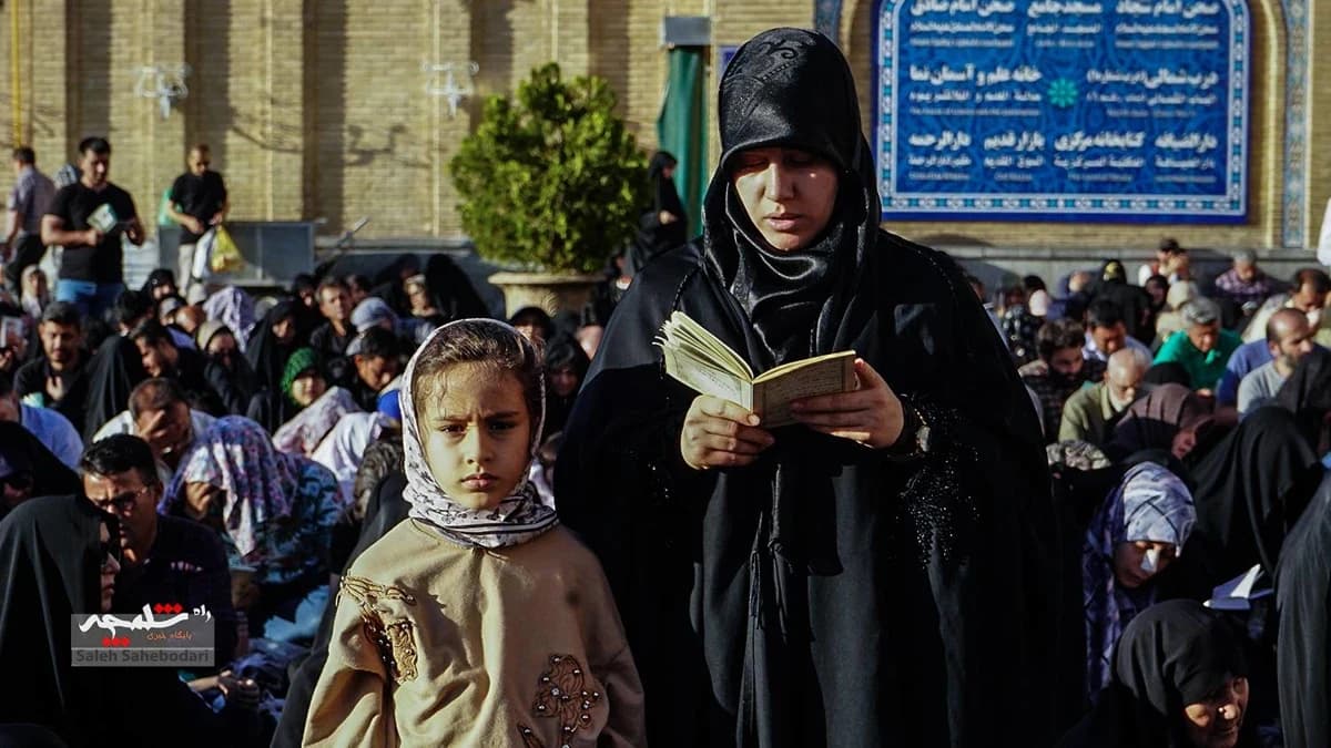 طنین دعای عرفه در حرم شاه عبدالعظیم حسنی(ع) +تصاویر — تصویر 42