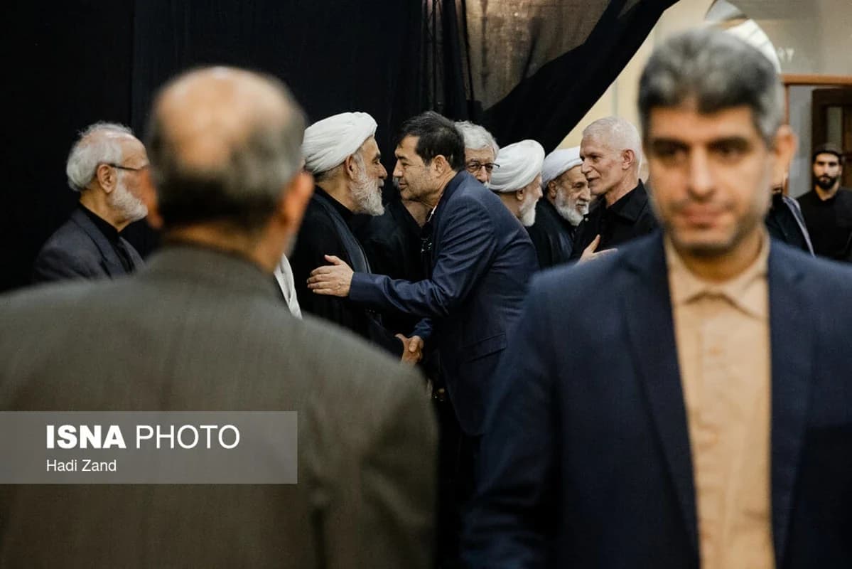مراسم یادبود شهدای خانواده رهبر انقلاب در حرم عبدالعظیم(ع) +تصاویر — تصویر 6