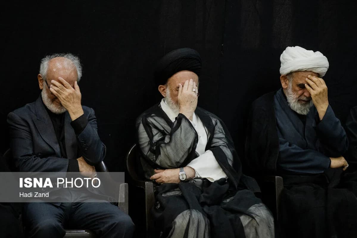 مراسم یادبود شهدای خانواده رهبر انقلاب در حرم عبدالعظیم(ع) +تصاویر — تصویر 7
