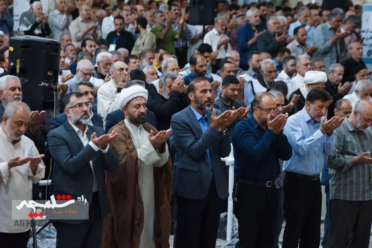 نماز جمعه این هفته تهران در حرم امام خمینی(ره) برگزار شد +تصاویر — تصویر 72