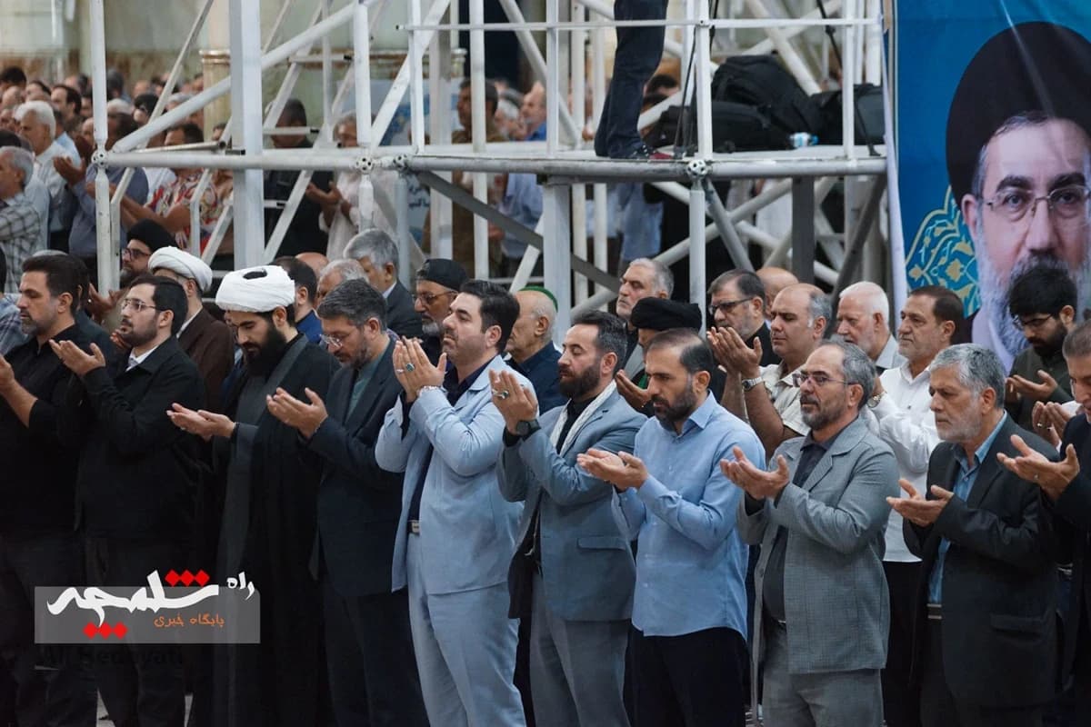 نماز جمعه این هفته تهران در حرم امام خمینی(ره) برگزار شد +تصاویر — تصویر 73