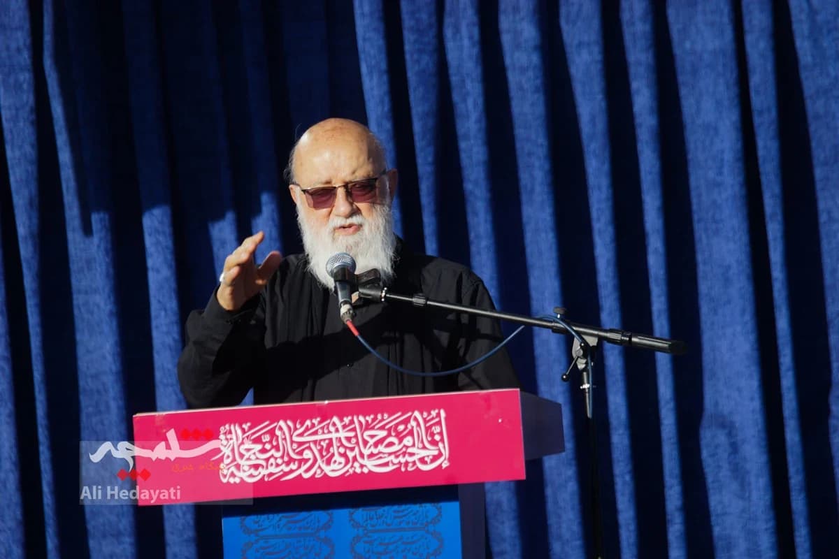 بزرگترین پرچم عزای حسینی در ایران به اهتزاز درآمد +تصاویر — تصویر 12