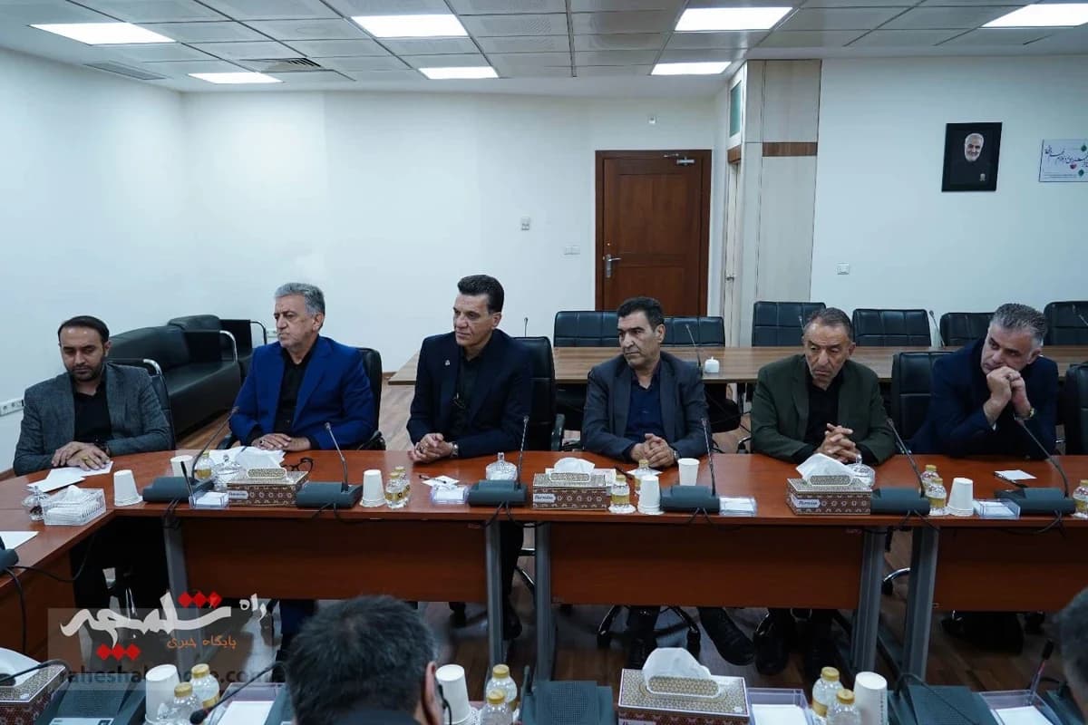دیدار مخبر با جمعی از نمایندگان اصناف، اتحادیه ها و بازاریان تهران +تصاویر — تصویر 2