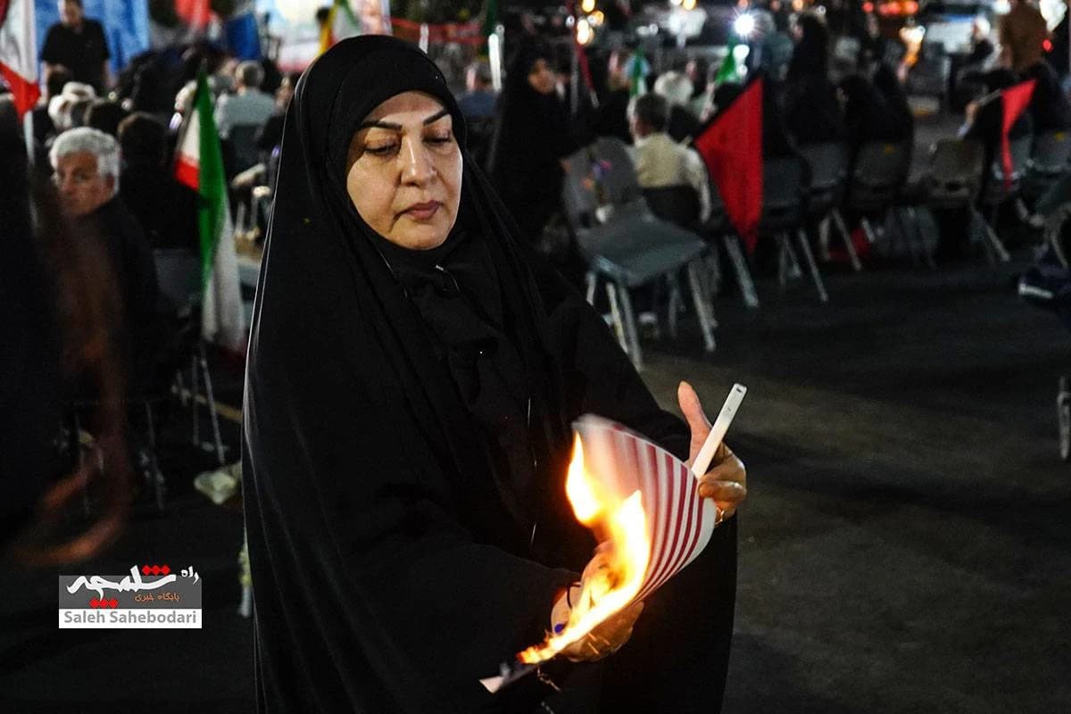 صد و بیستمین حماسه و اقتدار مردمی در میدان ولیعصر(عج) تهران +تصاویر — تصویر 15