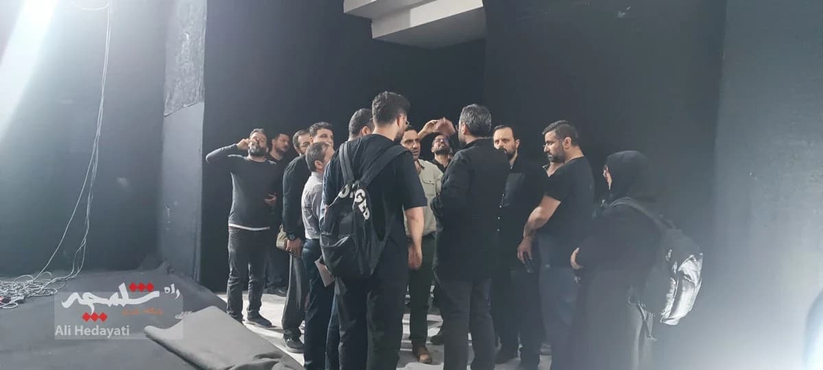 آماده سازی مصلی امام خمینی(ره) محل استقرار پیکر رهبر شهید انقلاب +تصاویر — تصویر 7