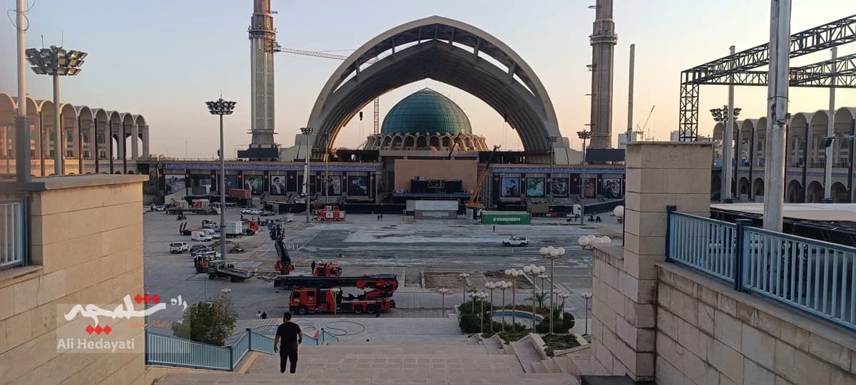 آماده سازی مصلی امام خمینی(ره) محل استقرار پیکر رهبر شهید انقلاب +تصاویر — تصویر 21