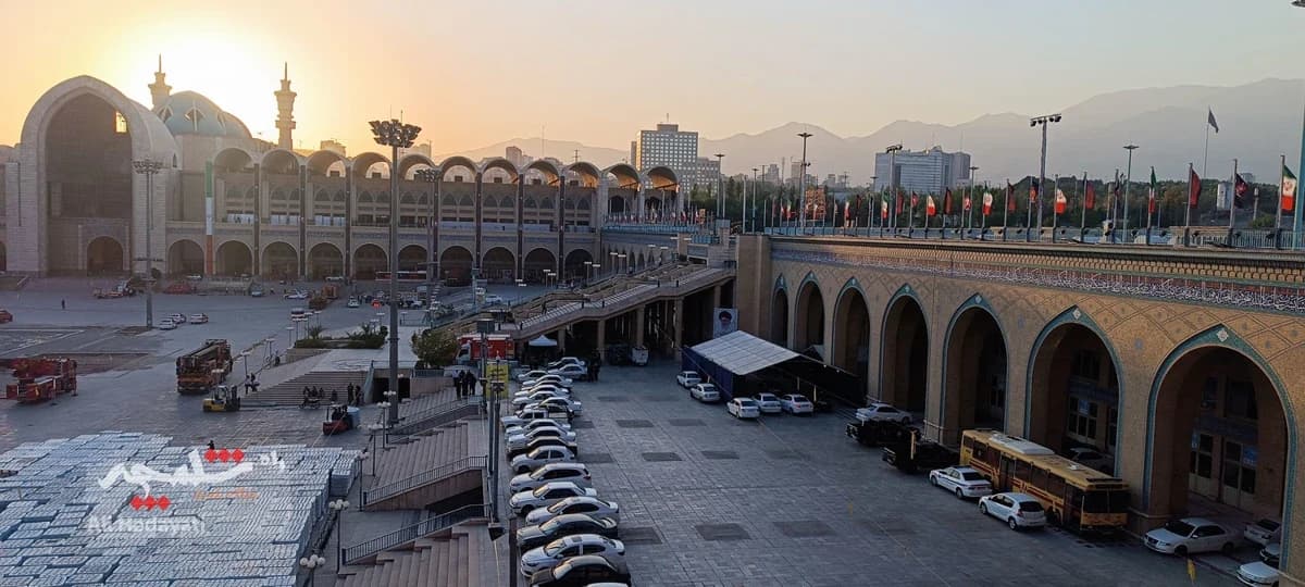 آماده سازی مصلی امام خمینی(ره) محل استقرار پیکر رهبر شهید انقلاب +تصاویر — تصویر 27