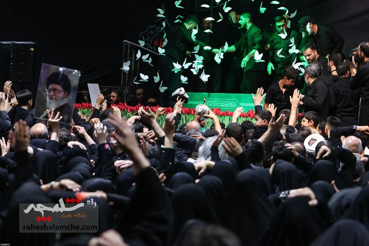 آخرین دیدار خانوادههای معظم شهدا با رهبر شهید انقلاب +تصاویر — تصویر 25
