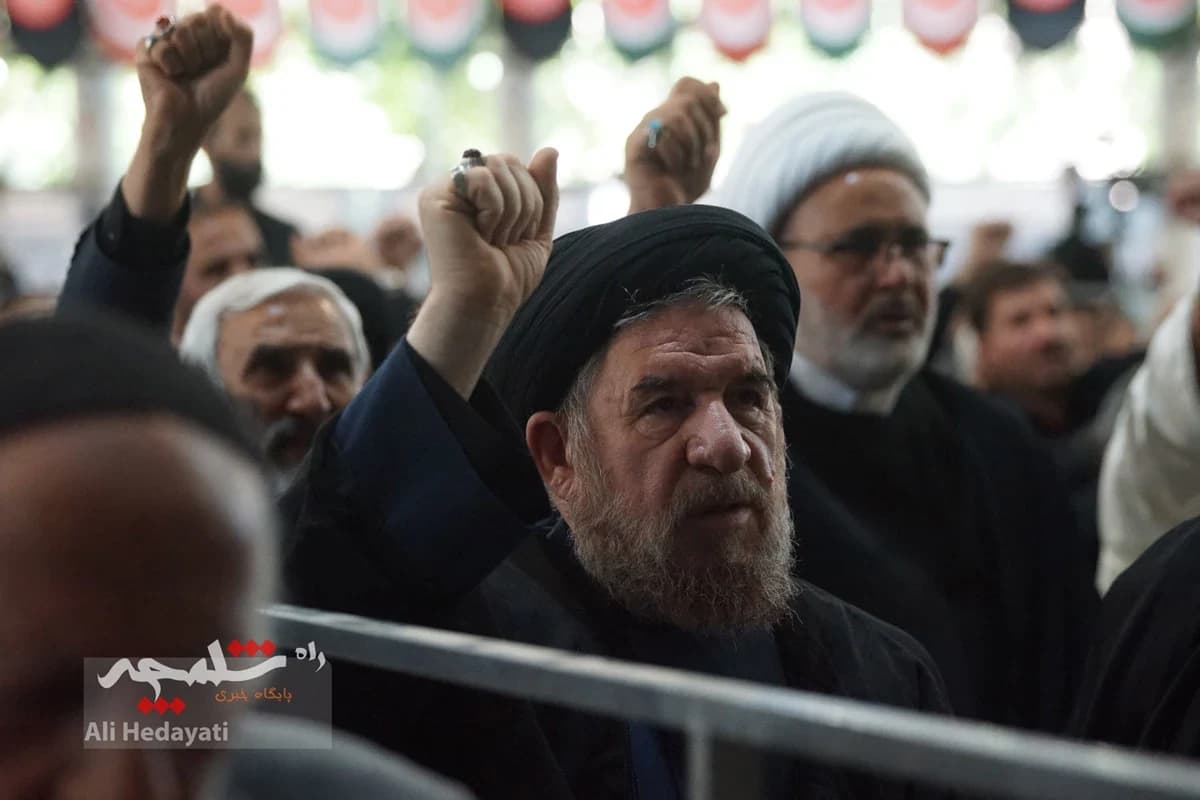 نماز جمعه تهران در آستانه وداع با آقای شهید ایران +تصاویر — تصویر 41