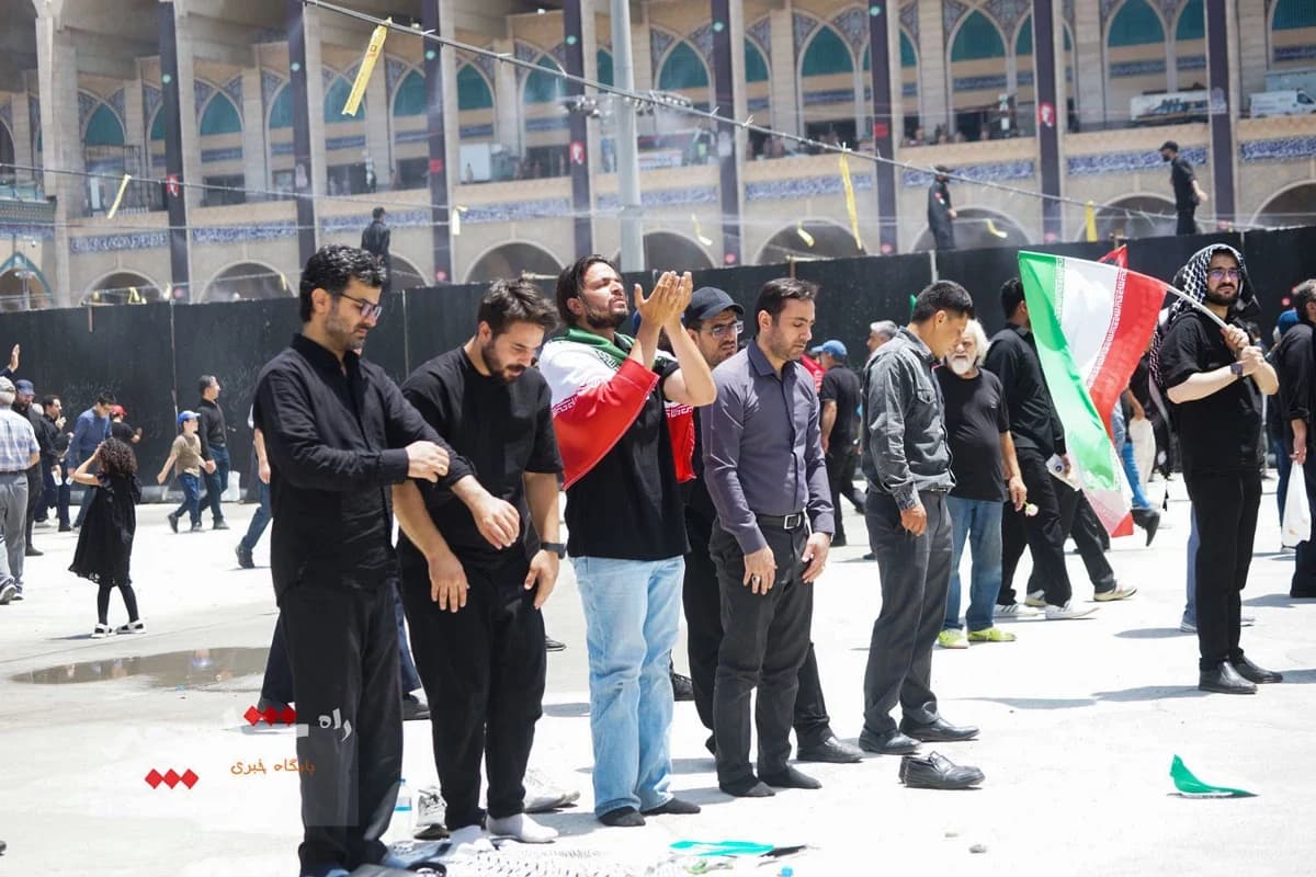 خروش عاشقان خامنهای شهید در مصلای امام خمینی(ره) در مصلی تهران — تصویر 9