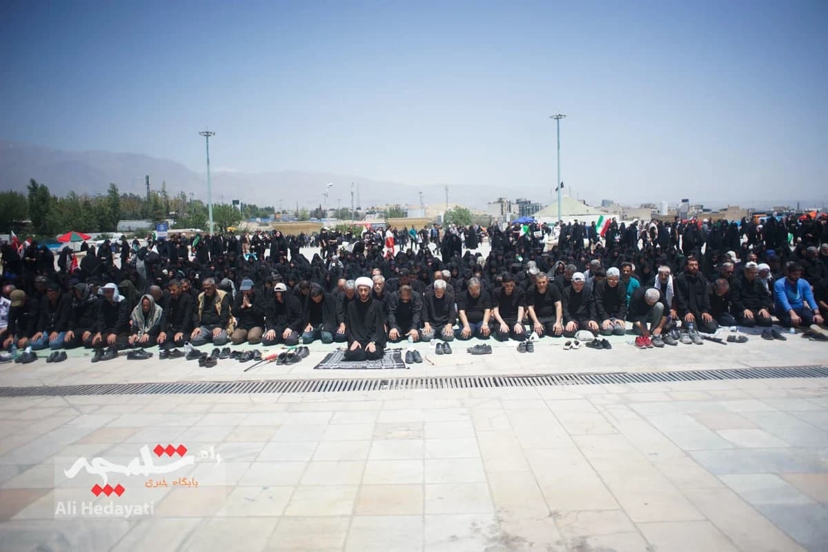 خروش عاشقان خامنهای شهید در مصلای امام خمینی(ره) در مصلی تهران — تصویر 13