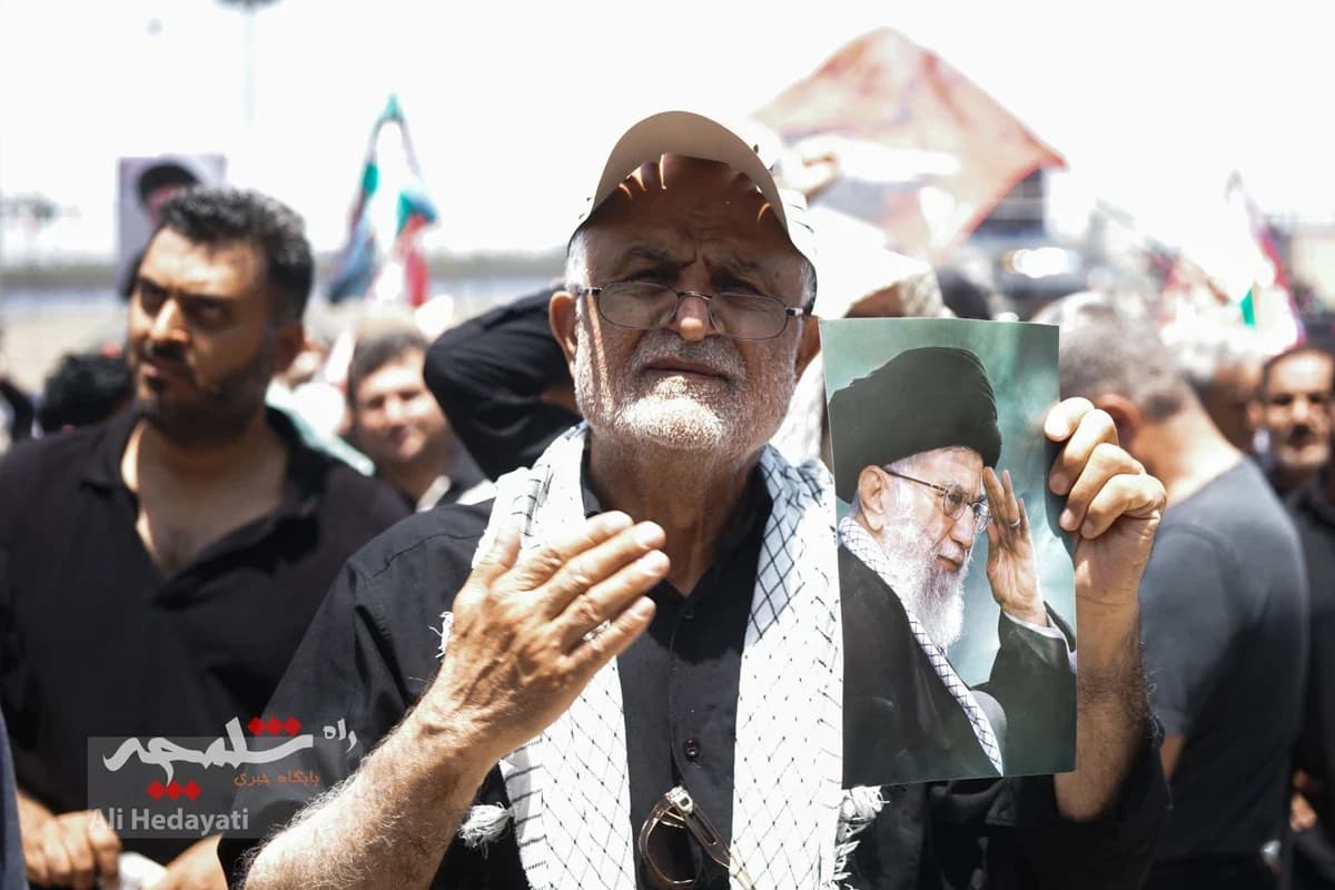 خروش عاشقان خامنهای شهید در مصلای امام خمینی(ره) در مصلی تهران — تصویر 24