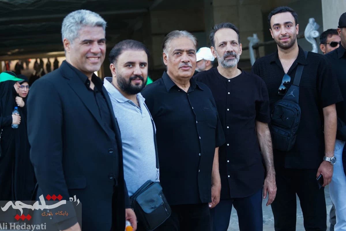 مصلی تهران، قلب تپنده ایران در سوگ رهبر شهید +تصاویر — تصویر 11