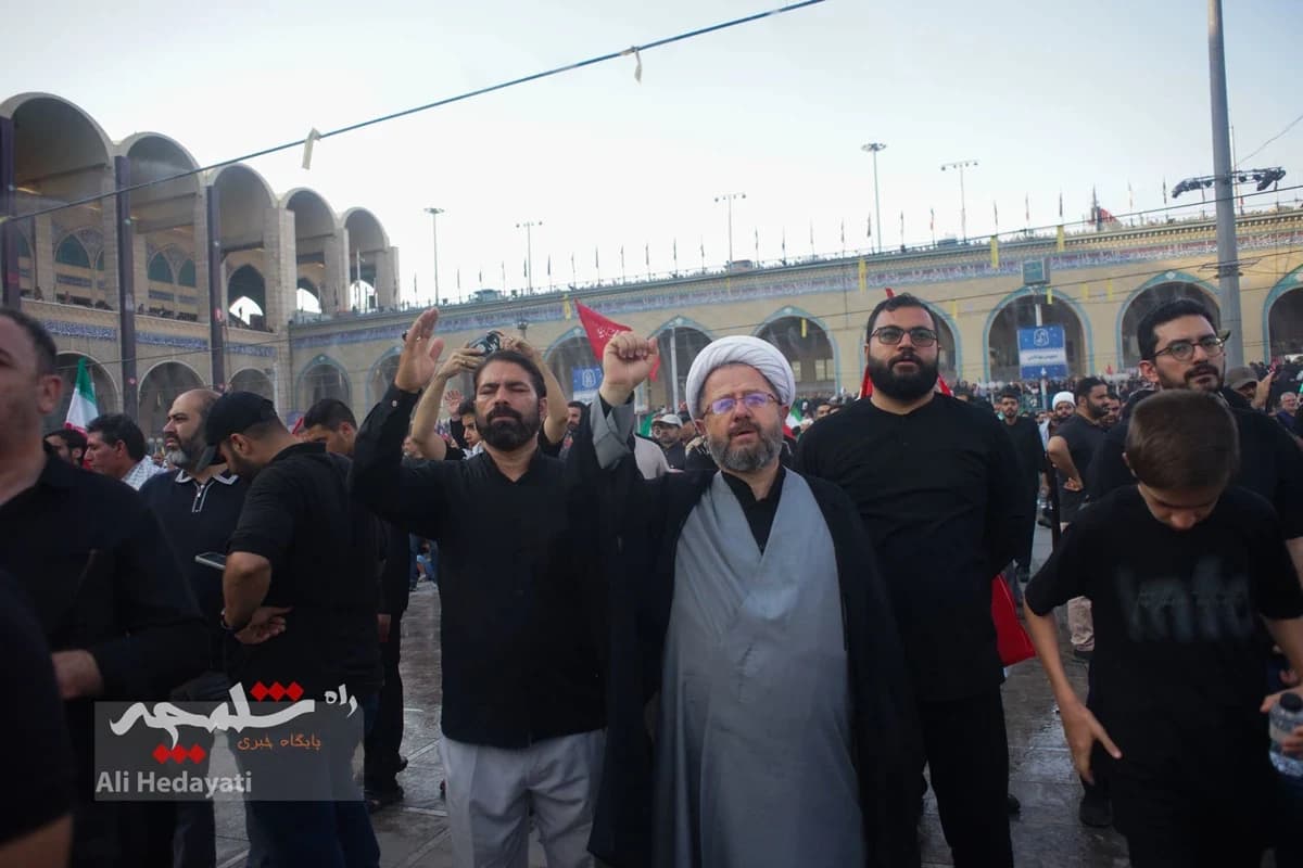 مصلی تهران، قلب تپنده ایران در سوگ رهبر شهید +تصاویر — تصویر 31