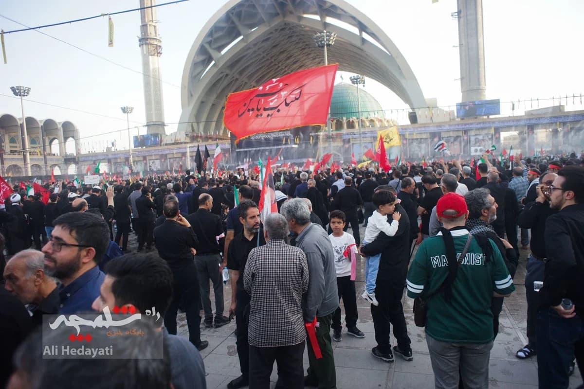 مصلی تهران، قلب تپنده ایران در سوگ رهبر شهید +تصاویر — تصویر 32