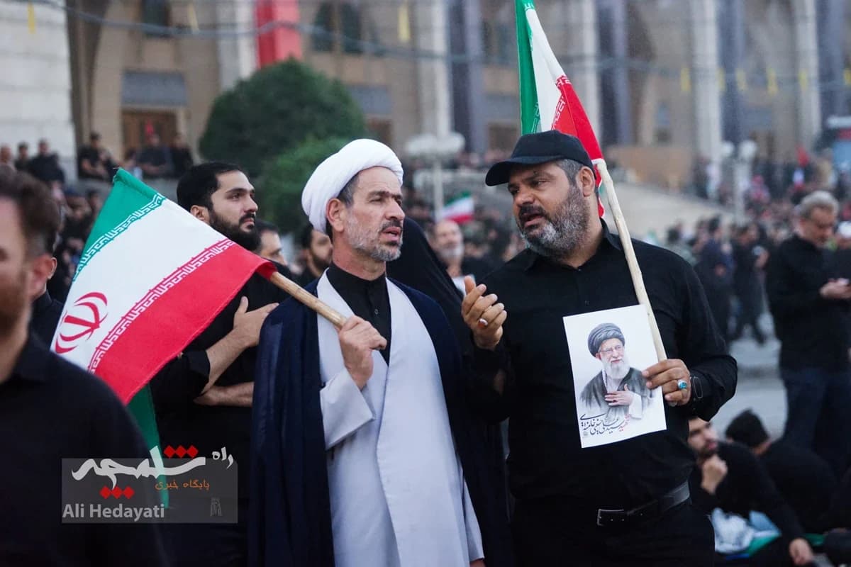مصلی تهران، قلب تپنده ایران در سوگ رهبر شهید +تصاویر — تصویر 37