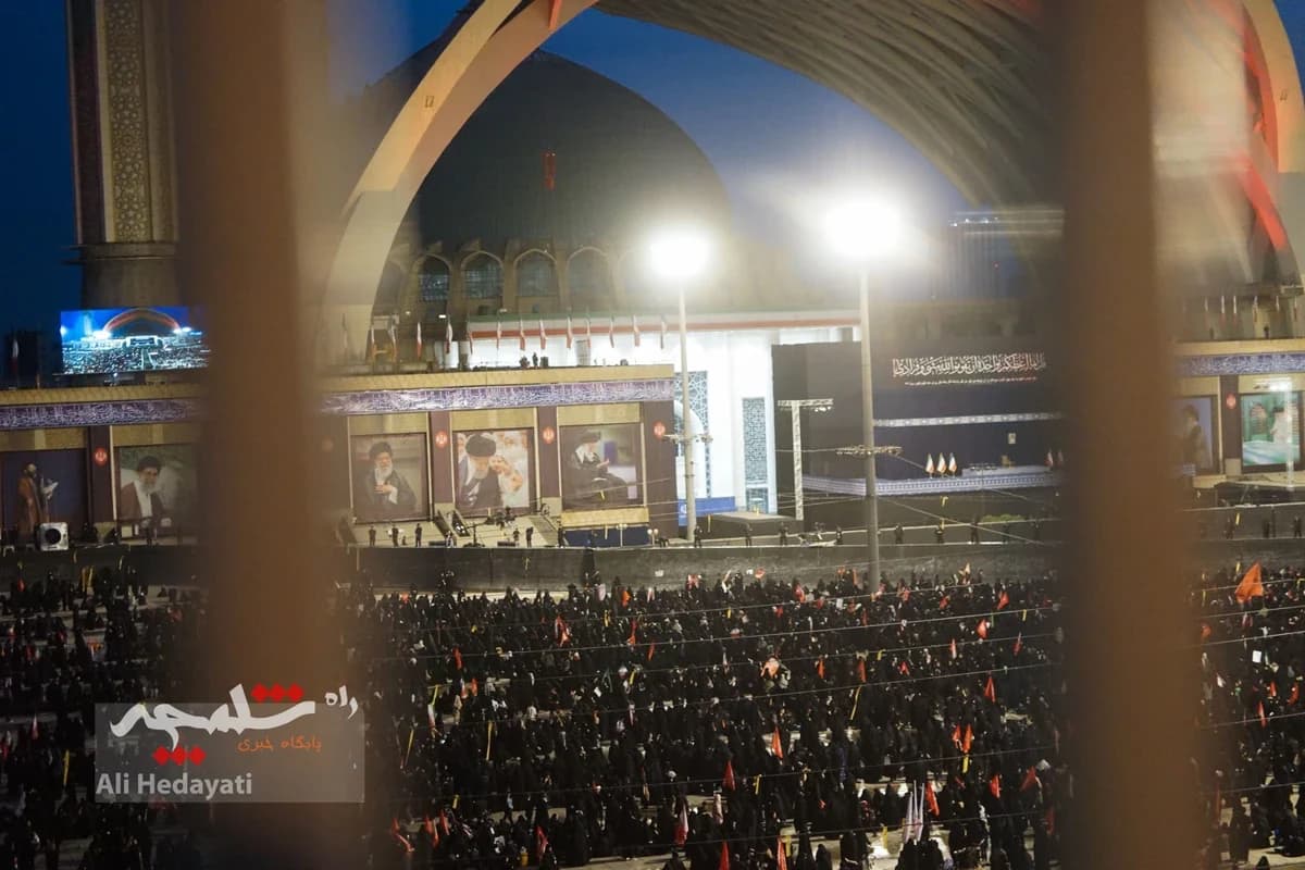 مصلی تهران، قلب تپنده ایران در سوگ رهبر شهید +تصاویر — تصویر 47