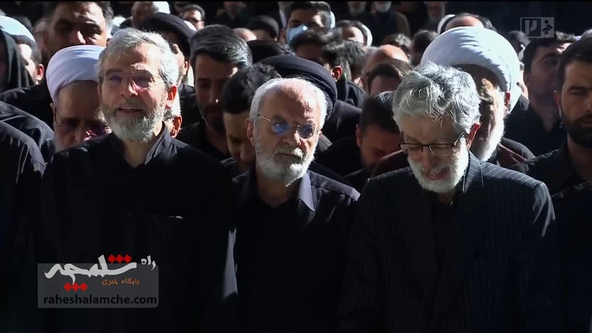 اقامه نماز بر پیکر رهبر شهید انقلاب با حضور فرزندانشان +تصاویر — تصویر 18
