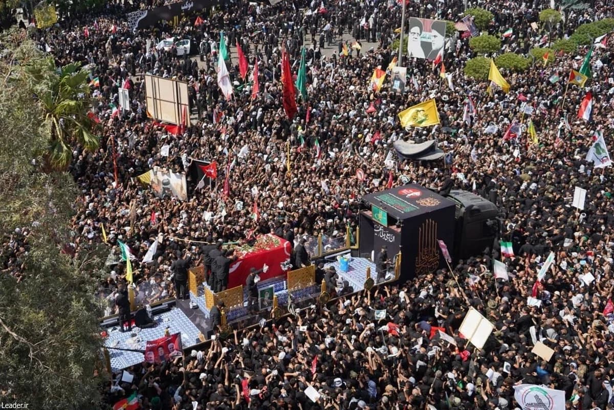 تشییع باشکوه رهبر شهید ایران در نجف اشرف +تصاویر — تصویر 12