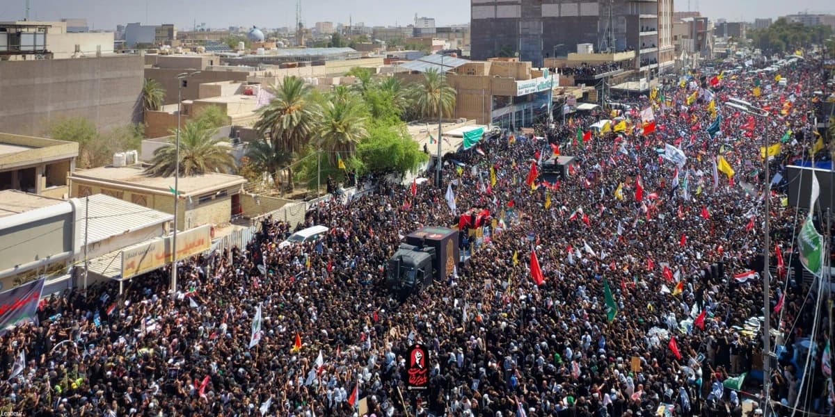 تشییع باشکوه رهبر شهید ایران در نجف اشرف +تصاویر — تصویر 13