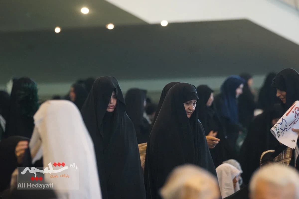 نماز جمعه پرشور تهرانیها +تصاویر — تصویر 4
