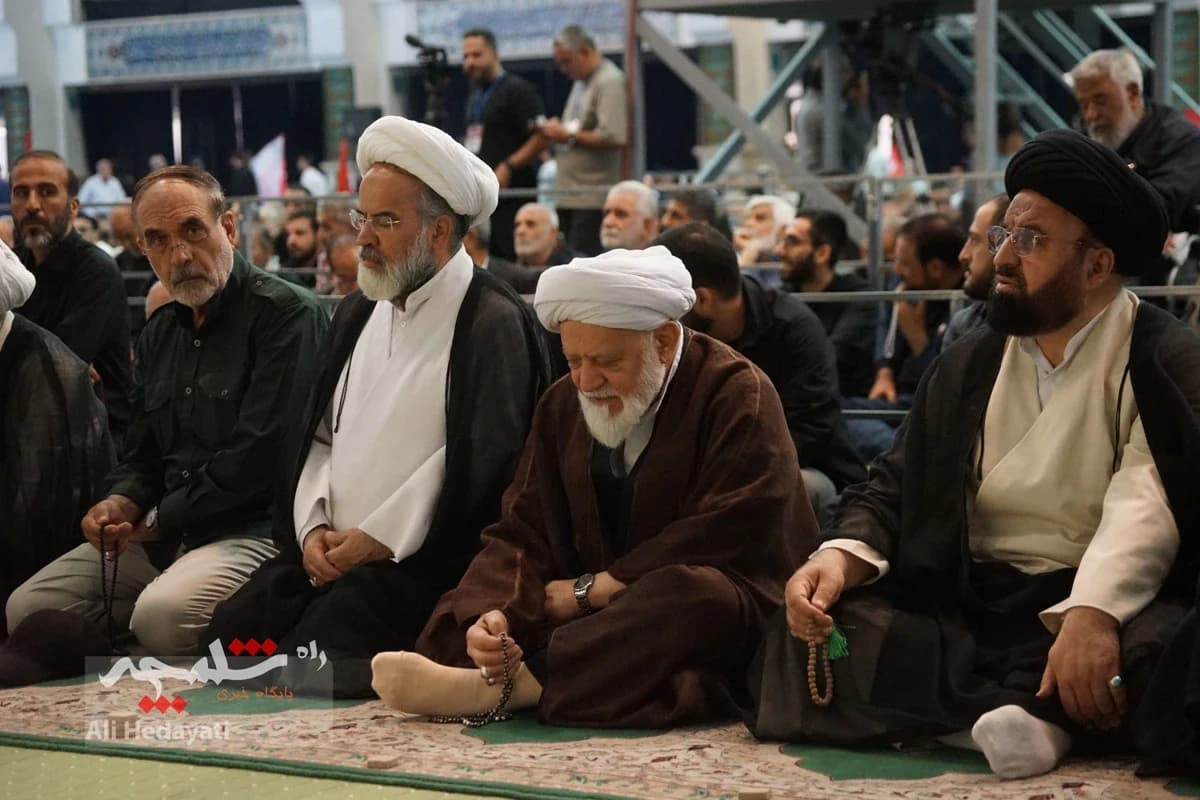 نماز جمعه پرشور تهرانیها +تصاویر — تصویر 32