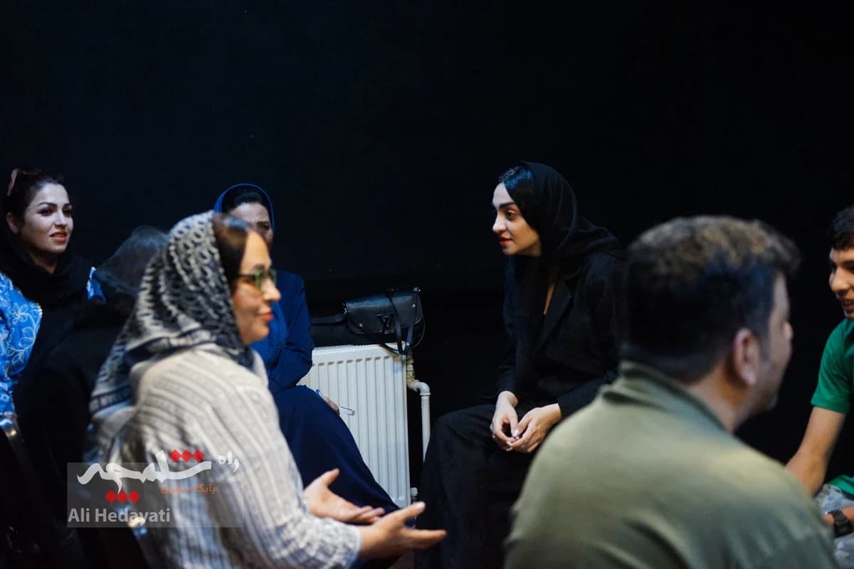 تمرین تئاتر «واگن ۱۵۰» روایتی از یک آزمایش روانشناختی در متروی تهران +تصاویر — تصویر 21