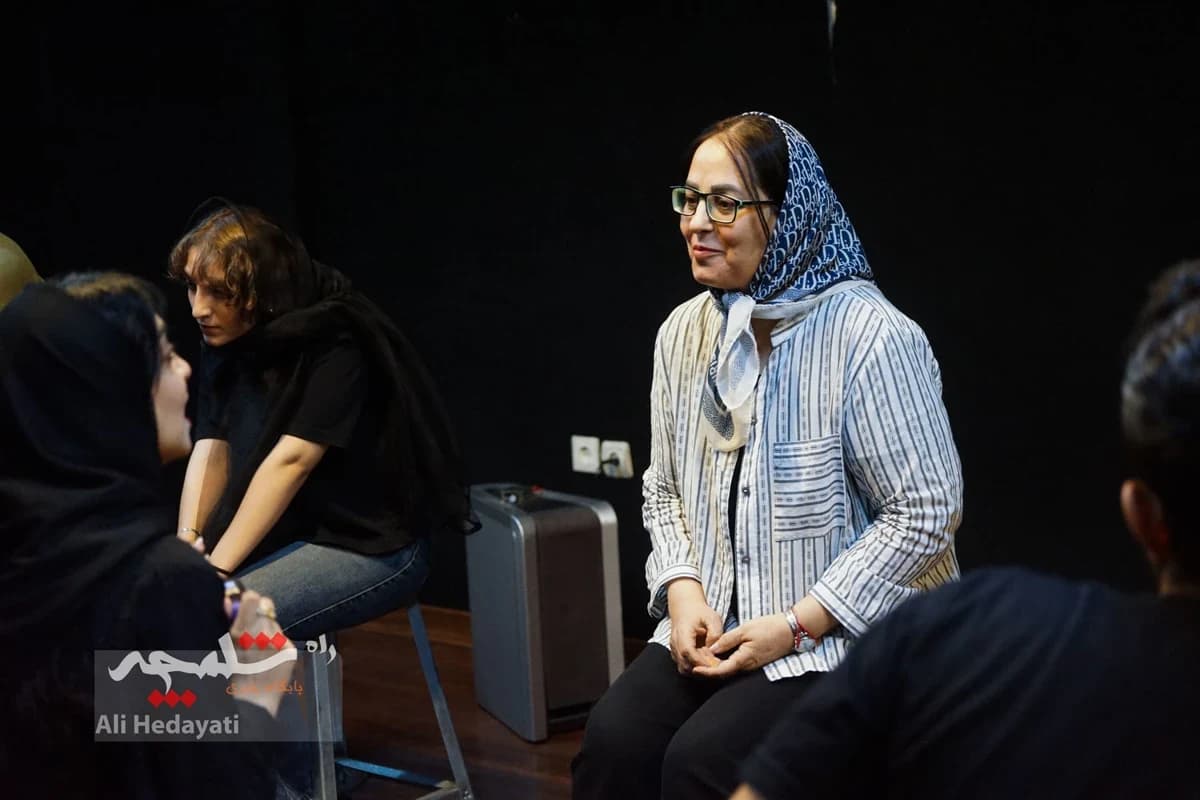 تمرین تئاتر «واگن ۱۵۰» روایتی از یک آزمایش روانشناختی در متروی تهران +تصاویر — تصویر 51
