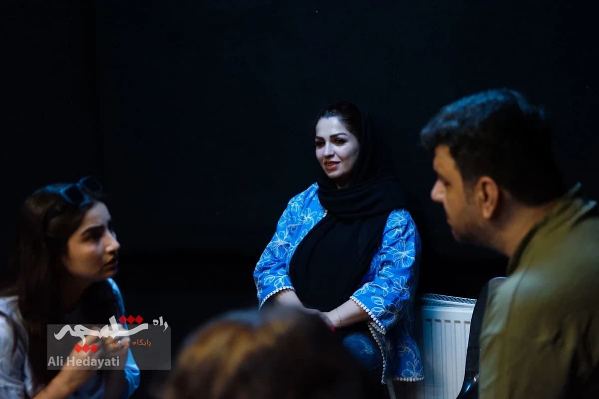 تمرین تئاتر «واگن ۱۵۰» روایتی از یک آزمایش روانشناختی در متروی تهران +تصاویر — تصویر 57