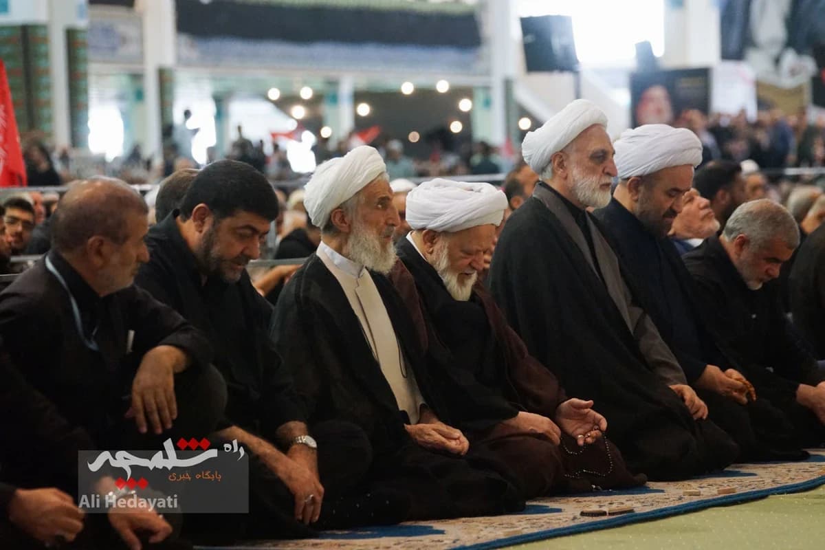 نماز جمعه تهران در مصلی امام خمینی(ره) برگزار شد +تصاویر — تصویر 32