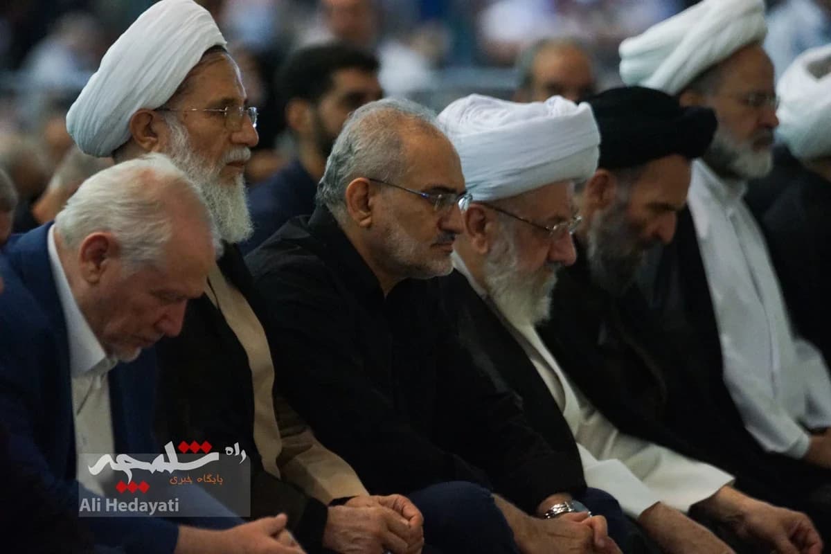 نماز جمعه تهران در مصلی امام خمینی(ره) برگزار شد +تصاویر — تصویر 35