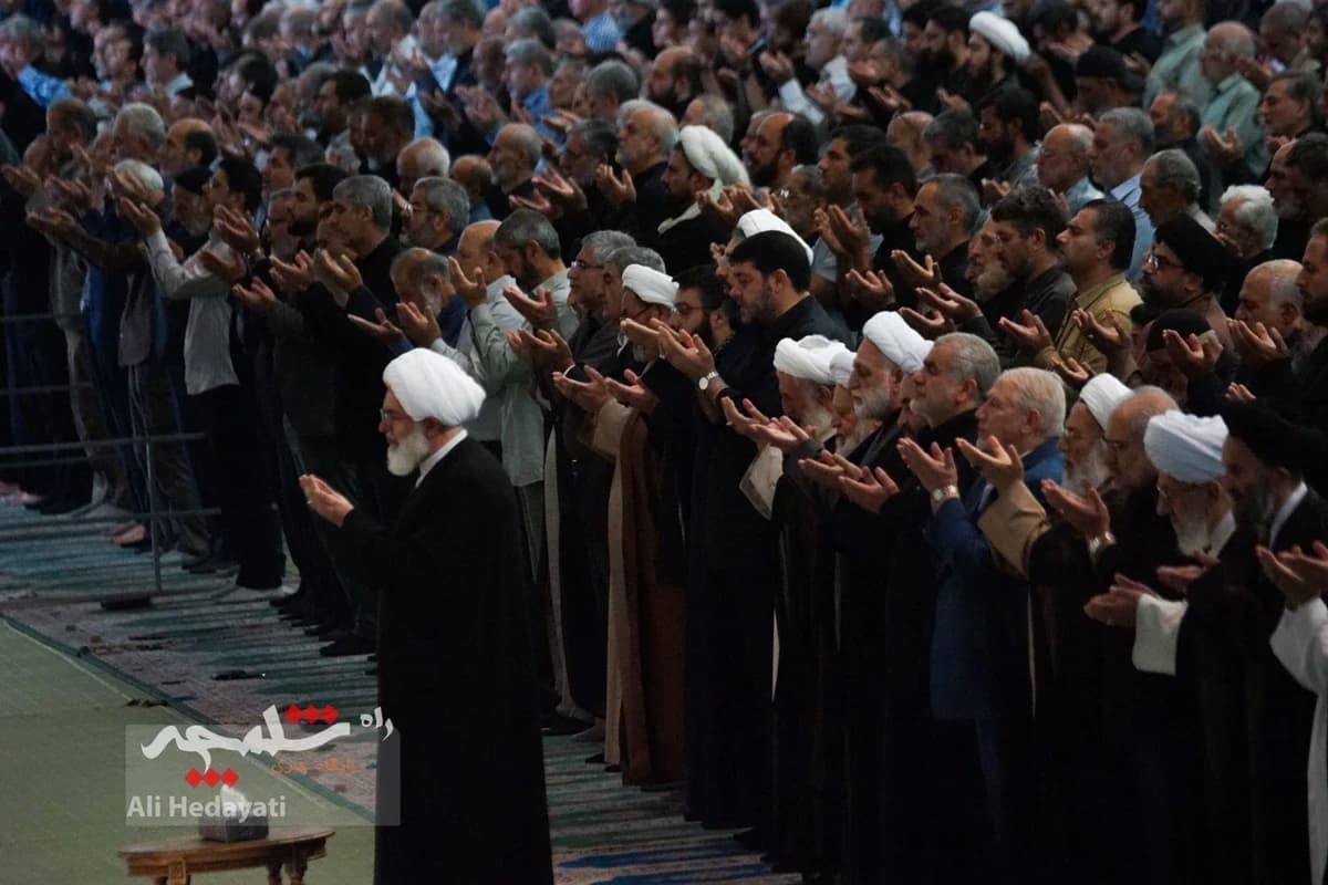 نماز جمعه تهران در مصلی امام خمینی(ره) برگزار شد +تصاویر — تصویر 63