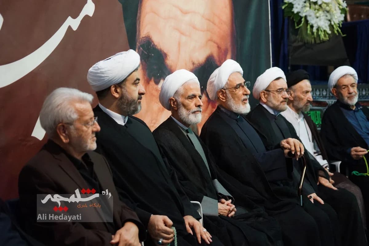 چه کسانی در مراسم ختم مادر همسر سیدحسن خمینی حضور داشتند؟ +تصاویر — تصویر 13