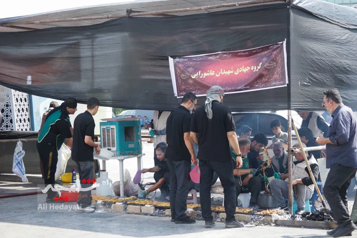 جوجهکباب نذری امام رضایی در میدان امام حسین(ع) +تصاویر — تصویر 5