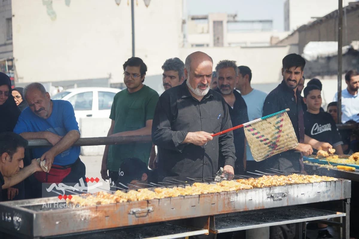 جوجهکباب نذری امام رضایی در میدان امام حسین(ع) +تصاویر — تصویر 19