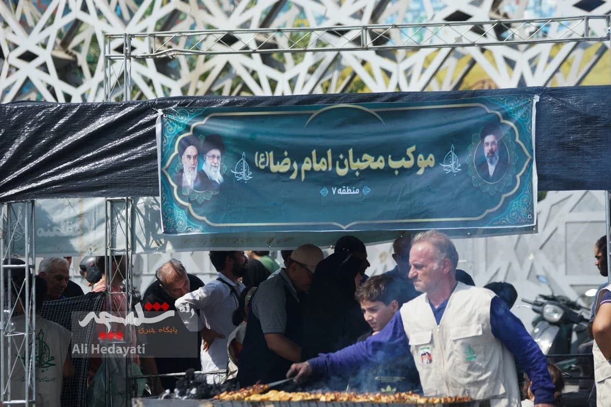 جوجهکباب نذری امام رضایی در میدان امام حسین(ع) +تصاویر — تصویر 21