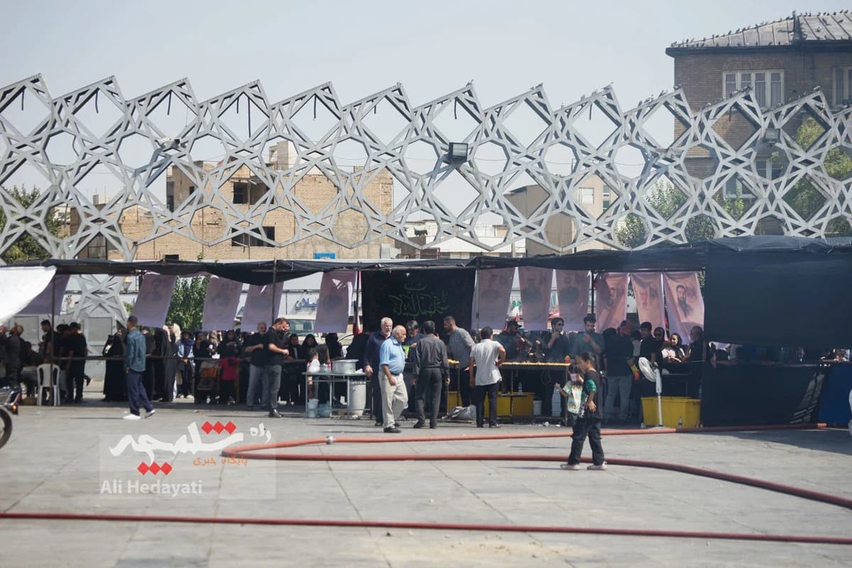 جوجهکباب نذری امام رضایی در میدان امام حسین(ع) +تصاویر — تصویر 24