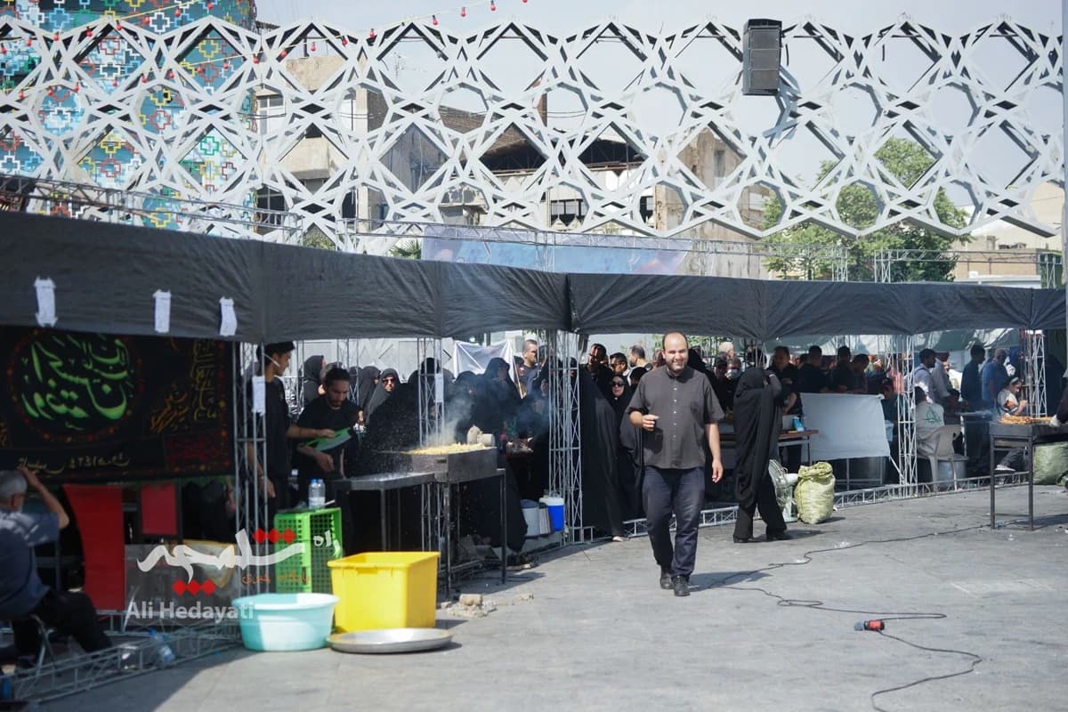 جوجهکباب نذری امام رضایی در میدان امام حسین(ع) +تصاویر — تصویر 26