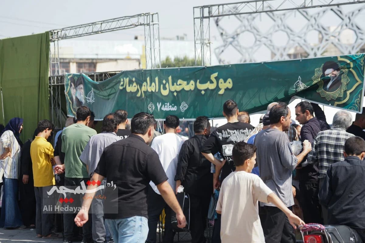 جوجهکباب نذری امام رضایی در میدان امام حسین(ع) +تصاویر — تصویر 28