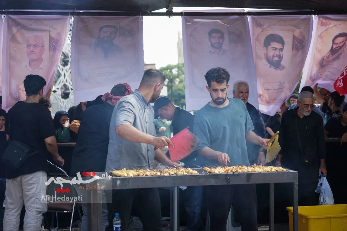 جوجهکباب نذری امام رضایی در میدان امام حسین(ع) +تصاویر — تصویر 34