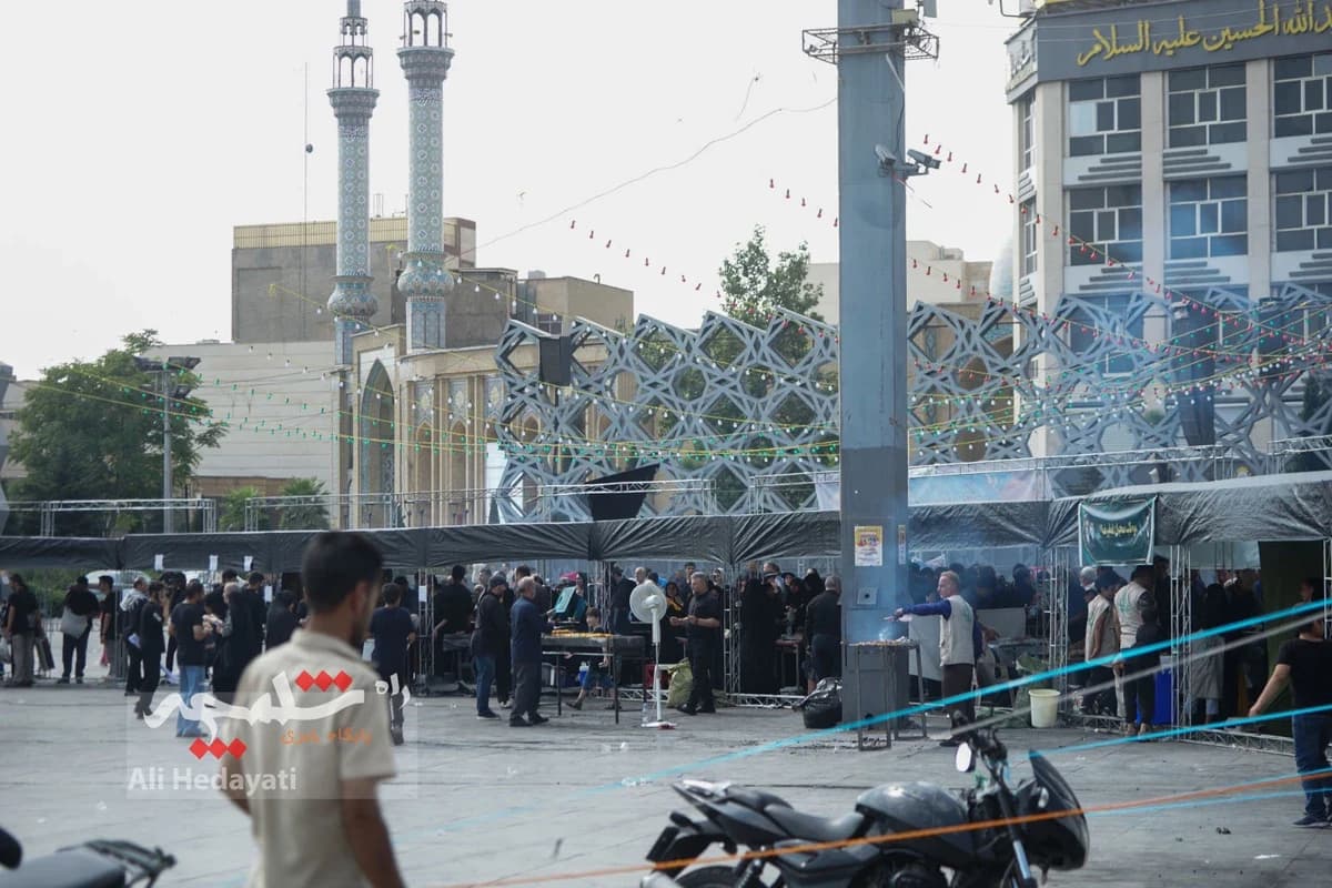 جوجهکباب نذری امام رضایی در میدان امام حسین(ع) +تصاویر — تصویر 38