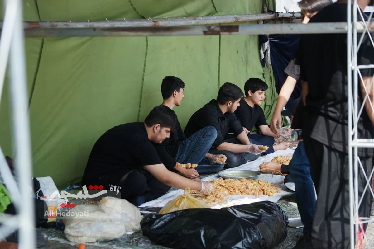 جوجهکباب نذری امام رضایی در میدان امام حسین(ع) +تصاویر — تصویر 41