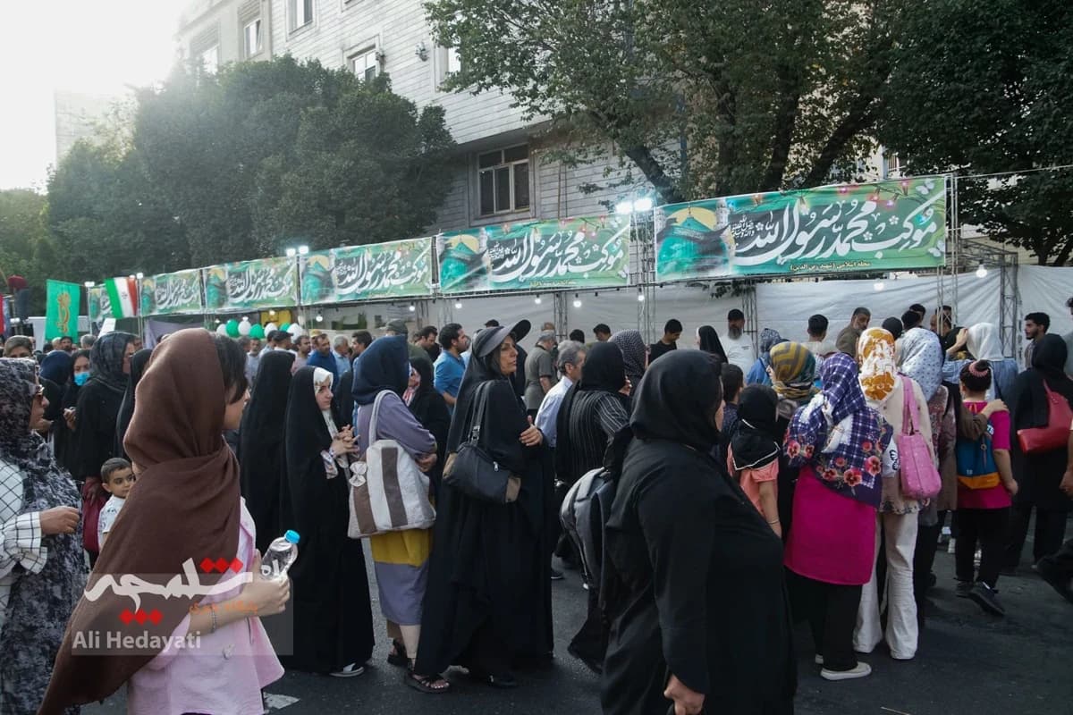 جشن «امت احمد» از میدان هفت تیر تا میدان ولیعصر(عج) +تصاویر — تصویر 12
