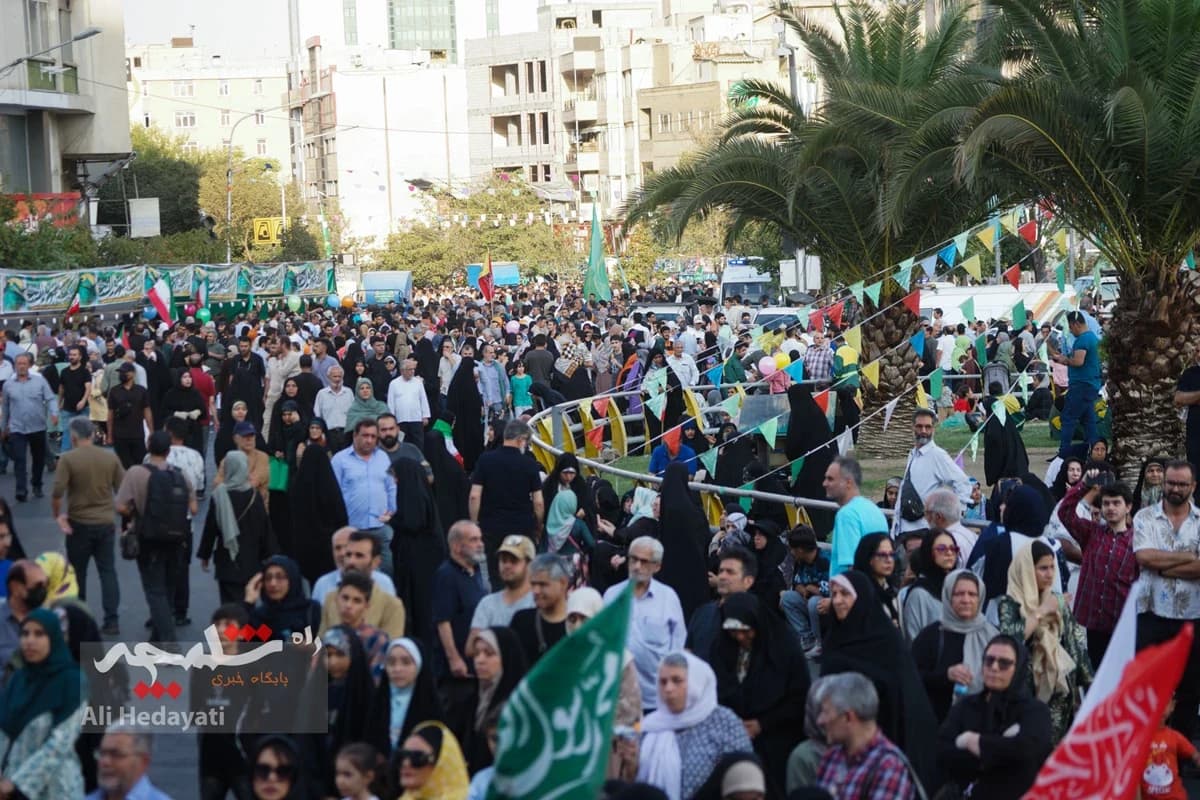 جشن «امت احمد» از میدان هفت تیر تا میدان ولیعصر(عج) +تصاویر — تصویر 19