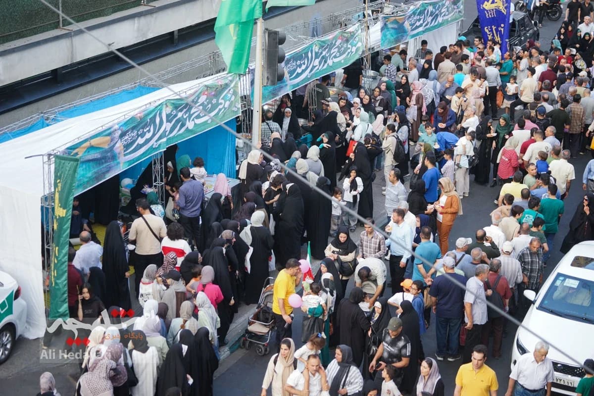 جشن «امت احمد» از میدان هفت تیر تا میدان ولیعصر(عج) +تصاویر — تصویر 26