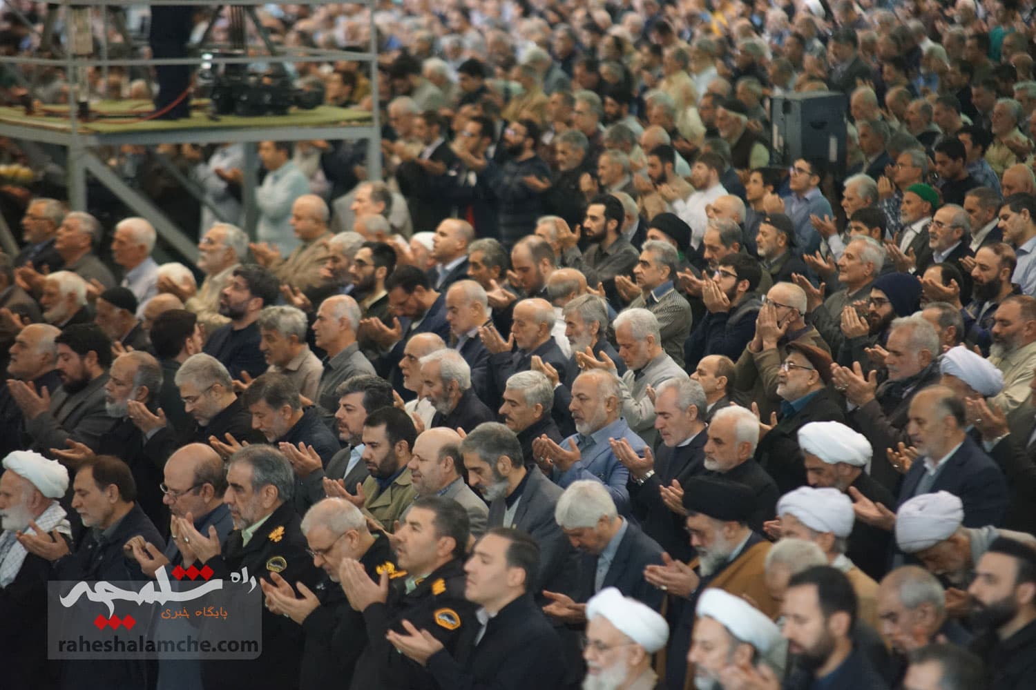 آخرین نماز جمعه تهران در سال 403 برگزار شد+تصاویر — تصویر 75
