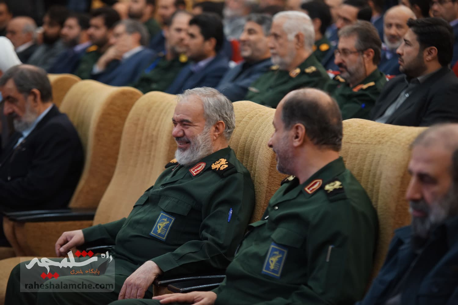 تجلیل از منتخبان جشنواره پژوهشی و فناوری در دانشگاه جامع امام حسین(ع) +تصاویر — تصویر 19