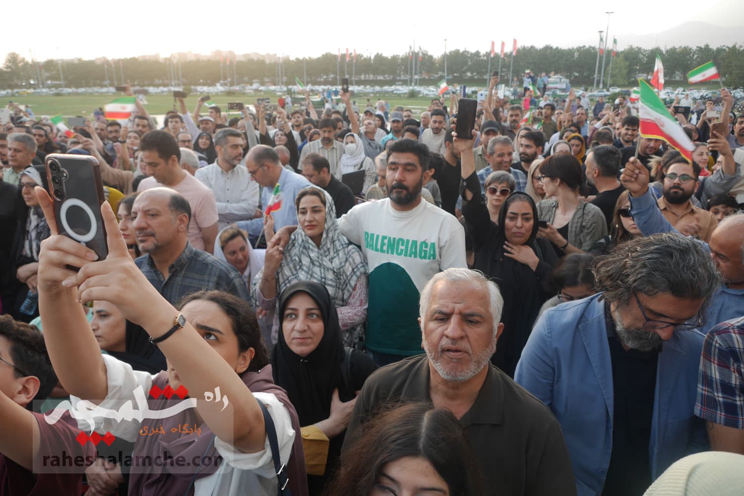 لحظاتی شاد با اجرای ارکستر سمفونیک ایران در میدان آزادی تهران +تصاویر — تصویر 47